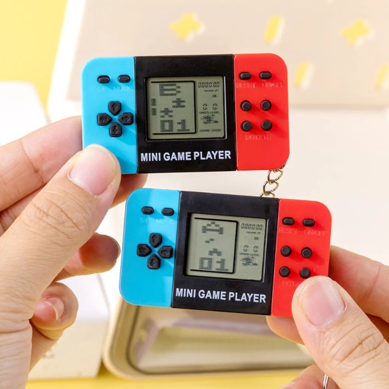 Ретро-классическая портативная – обзор и цена Retro Gaming Keychain